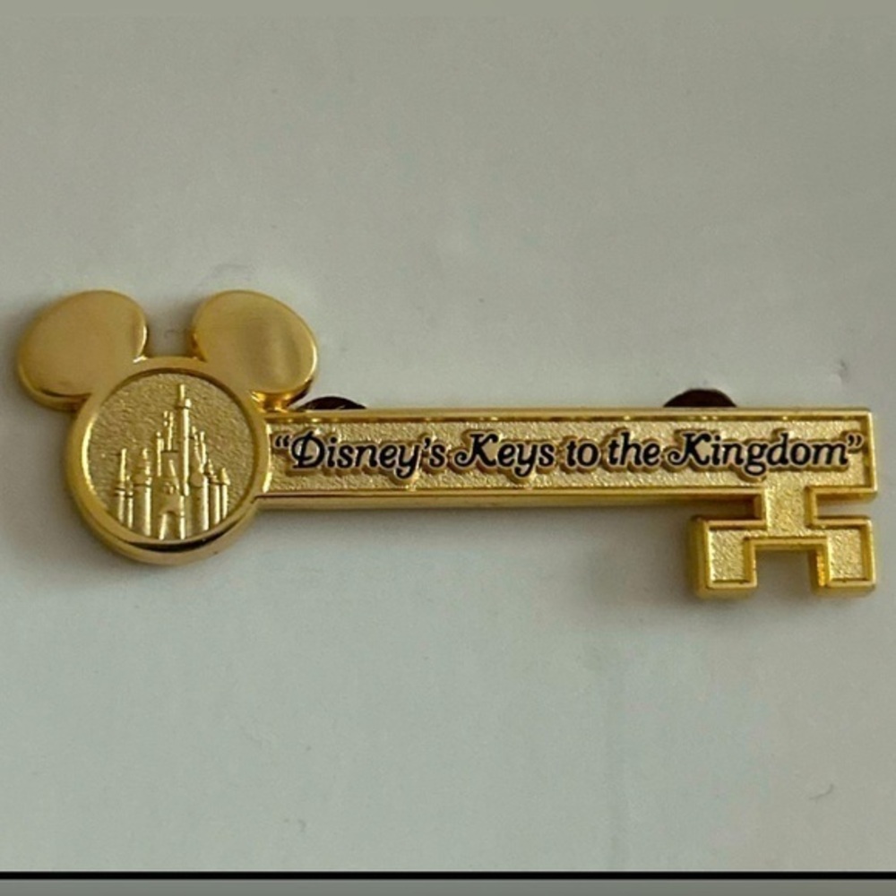 Disney's Keys to the Kingdom collectors pin